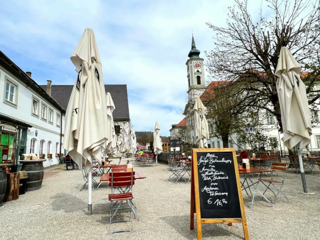 Biergarten im Kloster Schäftlarn